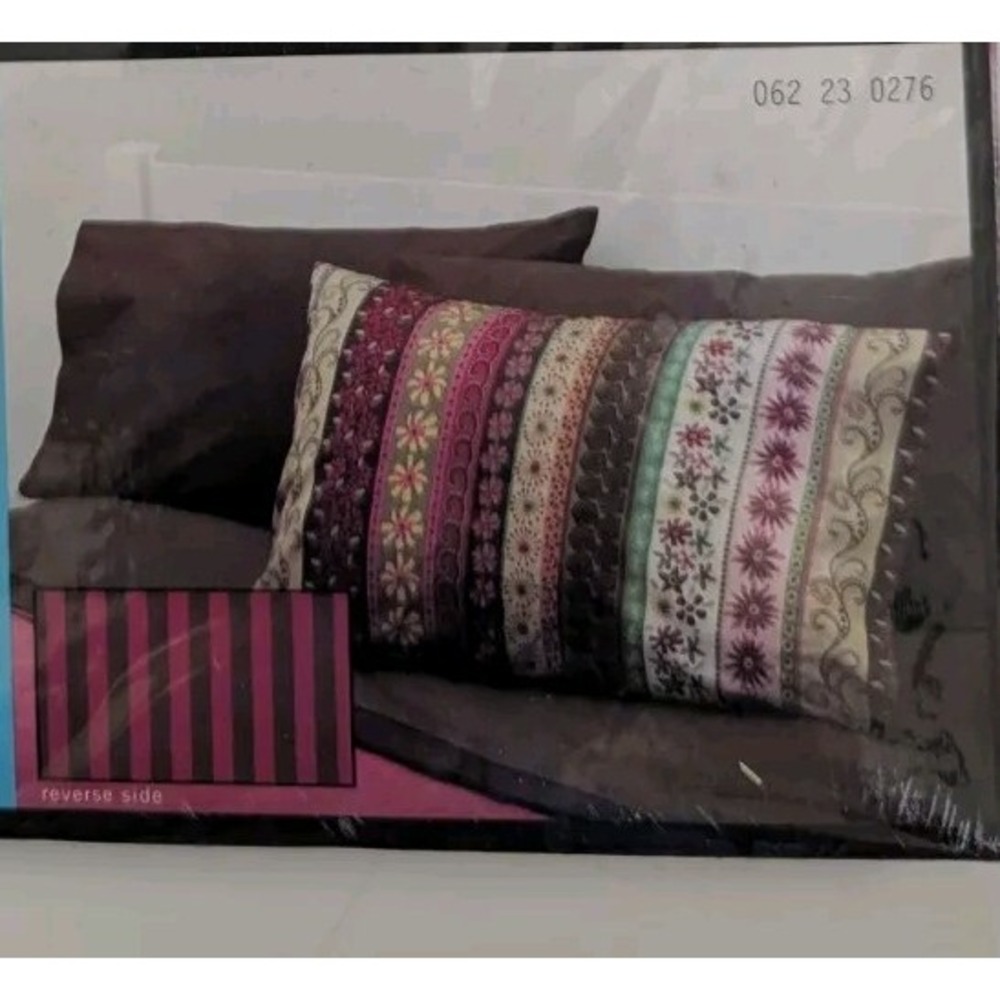 NEW One Standard Reversible Pillowcase Cotton Flowers Multicolor 20x 30